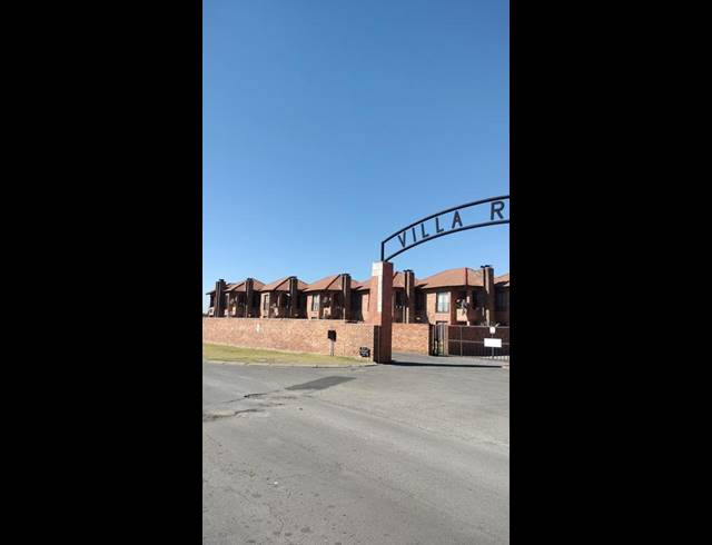 2 BEDROOM TOWNHOUSE FOR SALE IN EDLEEN